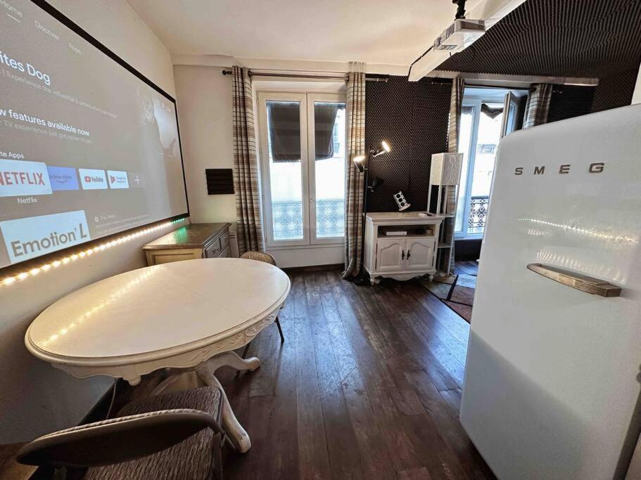 Studio With Home Cinema@Paris Chatelet Экстерьер фото